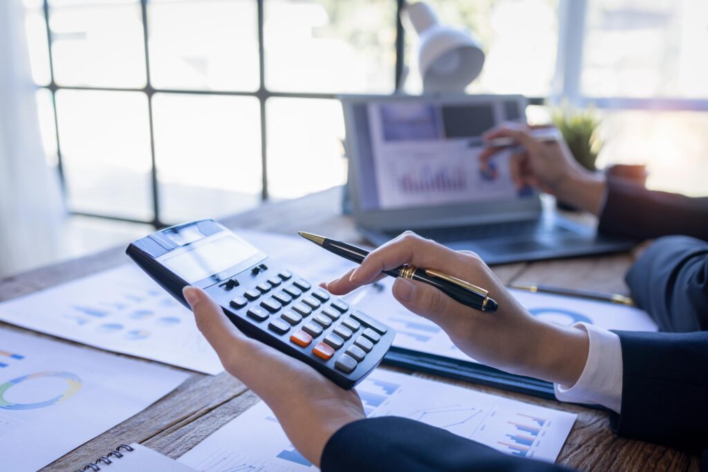 Calcula comisiones efectivas logicfirm